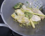 Foto langkah ke 4 dari resep Opor Ayam Bumbu Kuning.