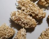 A picture of step 5 of Potatoes Maggi roll.