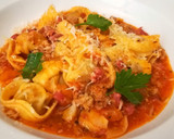 Foto del paso 5 de la receta: Tortellini en salsa boloñesa