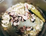 Foto del paso 2 de la receta: Arroz negro con pulpo y champiñones
