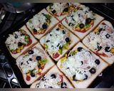 A picture of step 3 of Bread pizza.