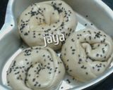 A picture of step 5 of Baked Bun Parathaa.