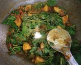 A picture of step 4 of Aloo Palak.