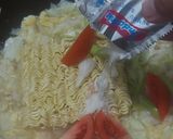 Foto langkah ke 3 dari resep Mie Instan Mix Sayur Telur.