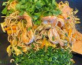 Une image de l'étape 5 de Pad Thaï aux légumes et aux crevettes.