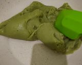 Foto langkah ke 7 dari resep Roti Gulung Crispy Vla Matcha.