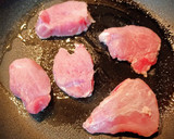 Foto del paso 2 de la receta: Solomillo ibérico de cerdo a la mostaza antigua