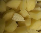 A picture of step 2 of Potato With Capsicum.