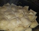 صورة لخطوة 2 من وصفة 🍜رافيولي بالجبن والفطر😋