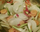 Foto del paso 2 de la receta: Encurtido dulce de verduras 🇵🇪 (Estilo Chifa)