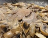 Foto del paso 1 de la receta: Hojaldre de Champiñones, Carne Picada Criolla, Hígado y Queso de Cabra