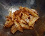 Fűszeres héjas sült burgonya recept fázis 3 fotója