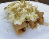 Foto del paso 2 de la receta: Tacos dorados de pechuga de pollo👌🏼