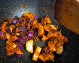 Gambar langkah 4 resipi Sambal Goreng Terung, Tempe & Bilis.