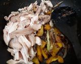 Foto langkah ke 5 dari resep Ayam Suwir Saus Tiram.