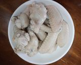 Hình bước làm 1 của món Cánh gà kho nước tương