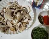A picture of step 1 of Veggie_mushroom salad.