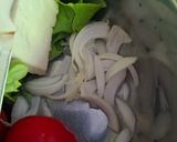 Pas rețetă Salata de Roșii cu Brânză🍅🥒🧅🍞🧂 1 fotografie