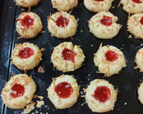 Foto langkah ke 5 dari resep Thumbprint Cookies.