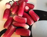 Une image de l'étape 1 de Salade de radis roses au thon et piment d espelette.