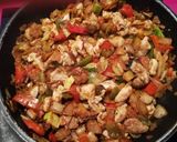 Foto del paso 3 de la receta: Revuelto de varias verduras con pollo😋😋