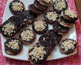 A picture of step 6 of Choco pie.