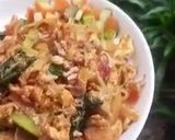 Foto langkah ke 7 dari resep Kwetiaw Goreng Pedes Manis.