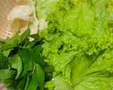 Hình bước làm 2 của món Bò né cuốn bánh tráng 🥩🍀