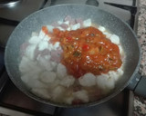Foto del paso 1 de la receta: Salteado de ñoquis con pisto y sepia