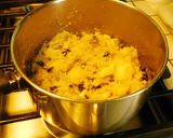 A picture of step 2 of Pineapple Kesari.