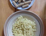Foto langkah ke 1 dari resep Mie Gulung Sosis.