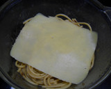 Foto del paso 3 de la receta: Tortilla de fideos rellena (al horno)