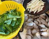 A picture of step 1 of Vegetarian Hủ Tiếu Noodle Soup.