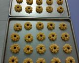 Foto langkah ke 3 dari resep Kue Dahlia.