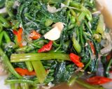 Foto langkah ke 3 dari resep Tumis kangkung.
