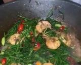 Foto langkah ke 4 dari resep Pakis Udang pedas manis.