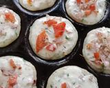 A picture of step 4 of Rava uttapam.