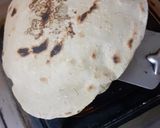 तीळ लावलेली बाजरीची भाकरी (Til Lavleli Bajrichi Bhakri Recipe In Marathi) रेसिपी स्टेप 3 फोटो