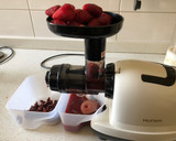 Foto del paso 1 de la receta: Cóctel de vino con cerezas y frutillas