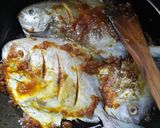 Foto langkah ke 2 dari resep Ikan Bawal Bakar Pedas Manis Sambal Kecap.