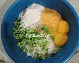 Foto langkah ke 3 dari resep Frozen Broccoli Chicken Nuggets.