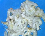 Foto langkah ke 1 dari resep Udang tumis tomat.