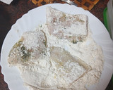 Foto del paso 1 de la receta: Merluza rebozada al limón con papas cocidas, mojo y huevo duro