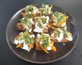 Foto langkah ke 8 dari resep Crostini ai peperoni, olive, burrata e basilico (toasts with peppers, olives, burrata and basil).