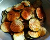 A picture of step 2 of Brinjal Pakora.