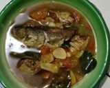 Foto langkah ke 6 dari resep Ikan Cucut Kuah Pindang.