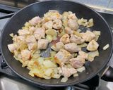 Une image de l'étape 7 de Poulet au curry,gingembre et amandes.