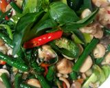 Foto langkah ke 5 dari resep Tumis jamur kacang panjang kemangi..😋.