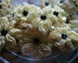 Foto langkah ke 5 dari resep Sagu Keju Semprit.