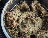 A picture of step 4 of Kala chaana tikki burger.